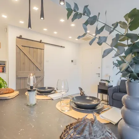 We By Rent アパート アルジェーニョ