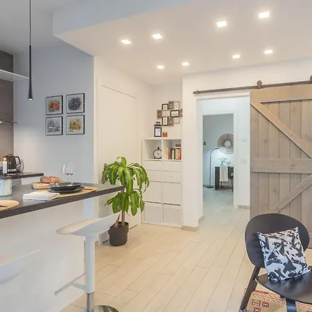 We By Rent アパート